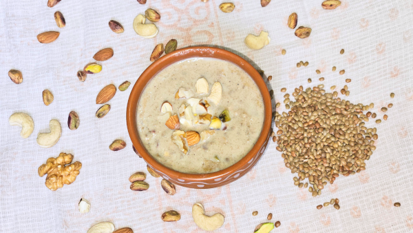 Healthy porridge prepared with RagiNuts